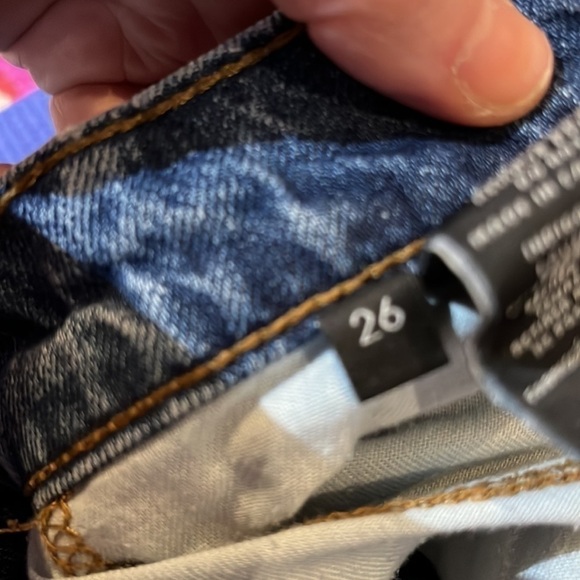 Jbrand Boyfriend "Jake" Broken (Distressed) Jeans Size 26 - Picture 6 of 10